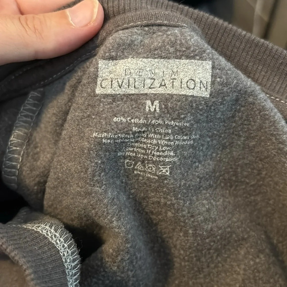 Denim Civilization women’s gray Joshua Tree National Park sweatshirt - Picture 8 of 8